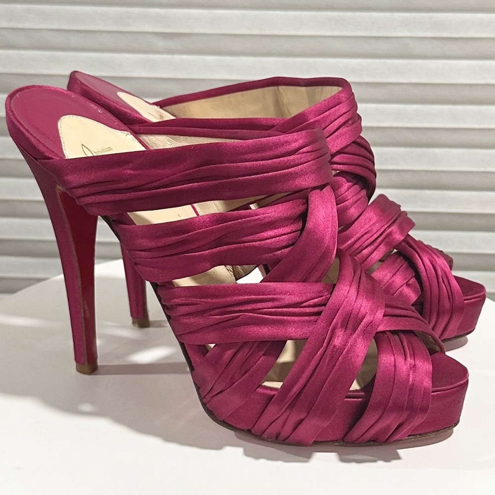 🌺CHRISTIAN LOUBOUTIN 🌺 Size: 37 - Picture 5 of 11